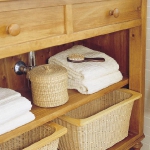 smart-storage-in-wicker-baskets-bathroom2.jpg